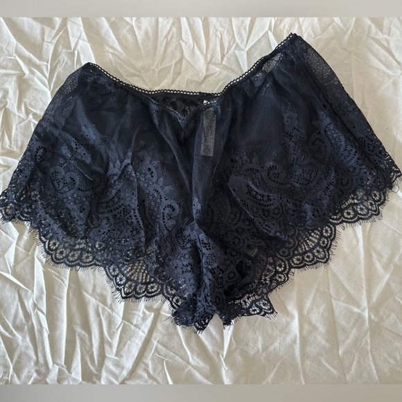 Black Lace Top and Bottom Set - Picture 4 of 4